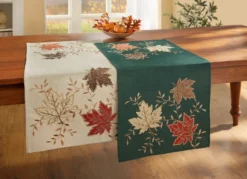 Herbstliche Tisch- und Raumdekoration mit aufwendigen Applikationen