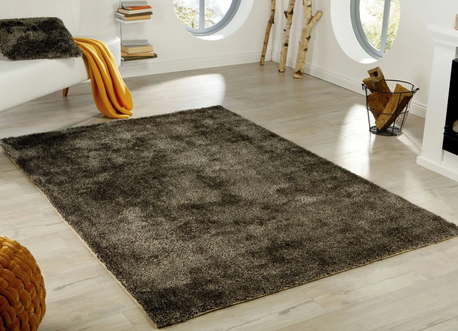 Hochflor-Teppiche und Kissen mit Baumwoll-Rückseite