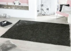 Hochflor-Teppiche und Kissen mit Baumwoll-Rückseite