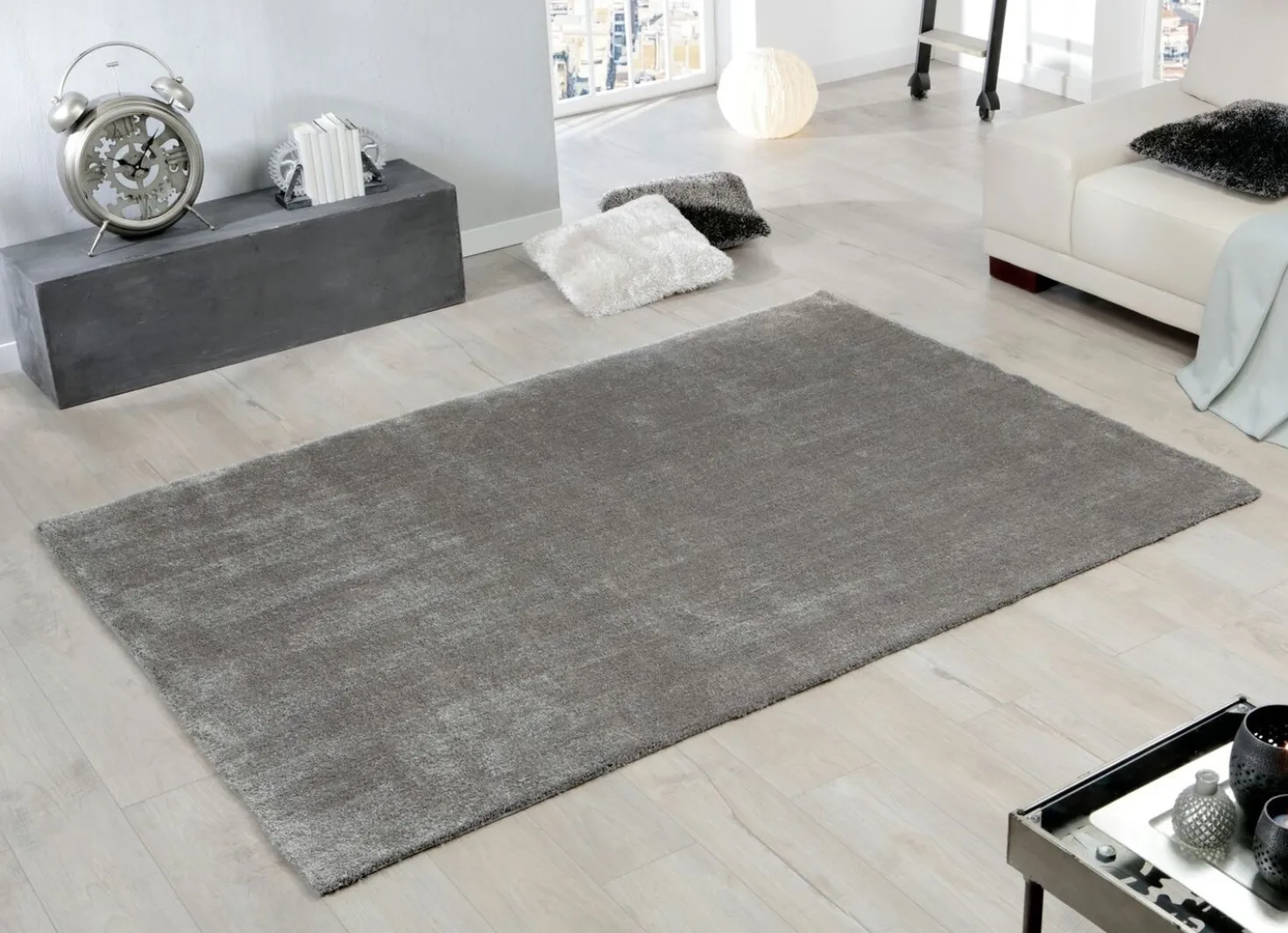 Hochflor-Teppiche und Kissen mit Baumwoll-Rückseite