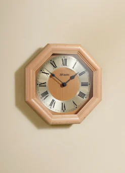 Hochwertige, achteckige Wanduhr
