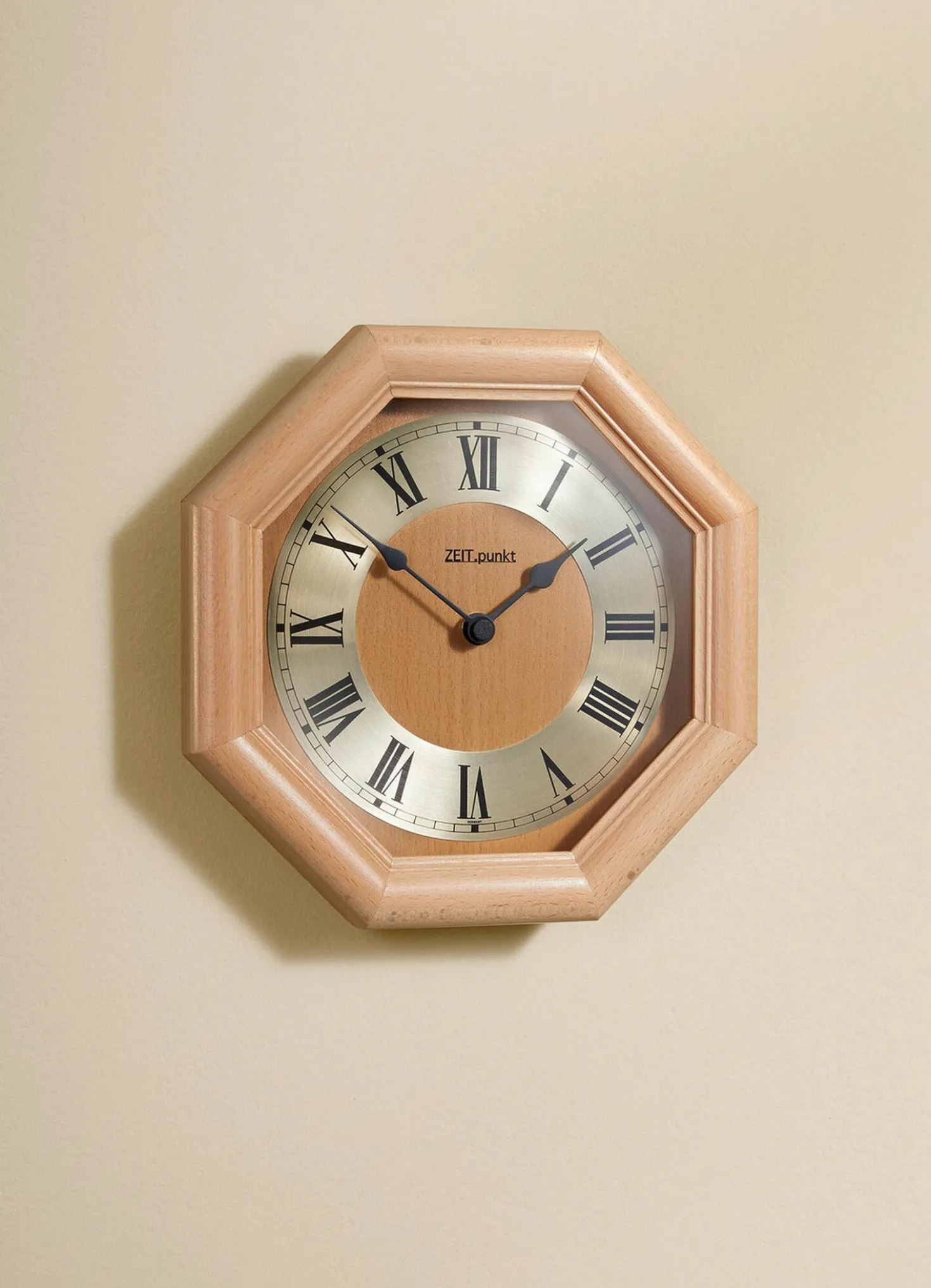 Hochwertige, achteckige Wanduhr