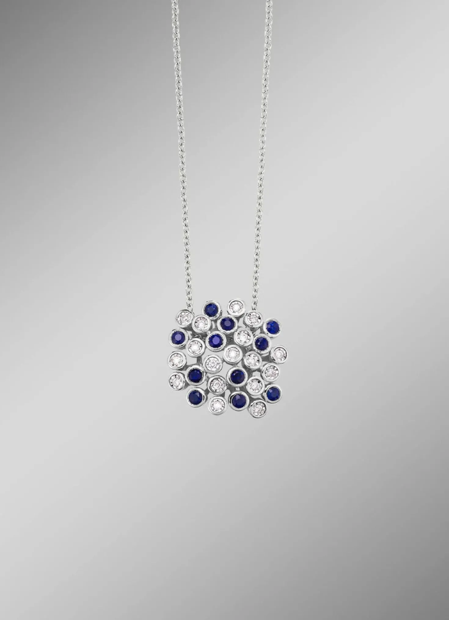Hochwertiger Anhänger mit Safir und Brillanten