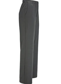 Hose in modischer Weite