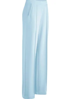 Hose in modischer Weite