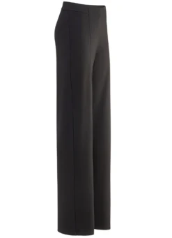 Hose in modischer Weite
