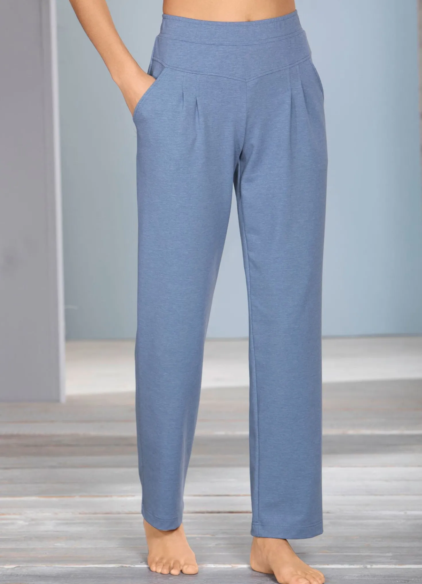 Hose mit breitem Dehnbund