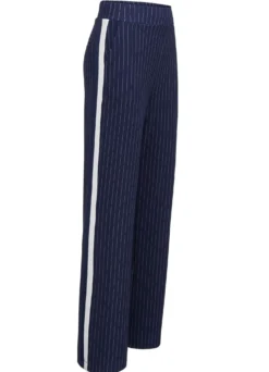 Hose mit Nadelstreifen