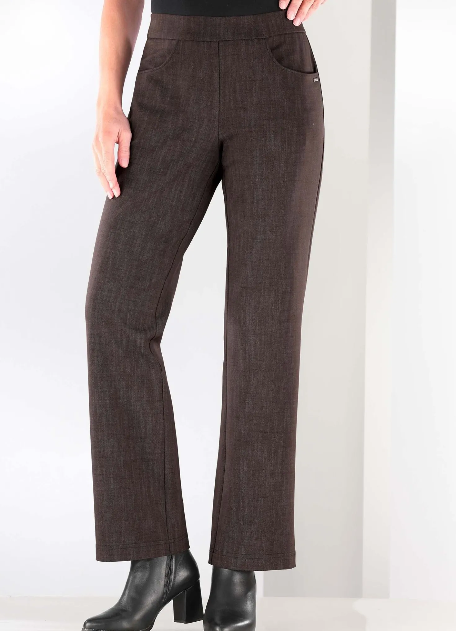 Hose von Adelina