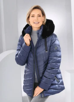 Jacke aus recycelten Fasern