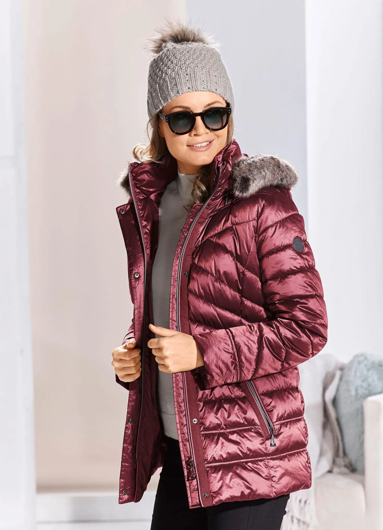 Jacke mit abnehmbarer Kapuze