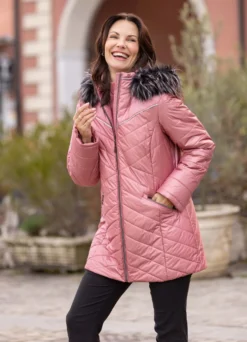 Jacke mit abnehmbarer Kapuze