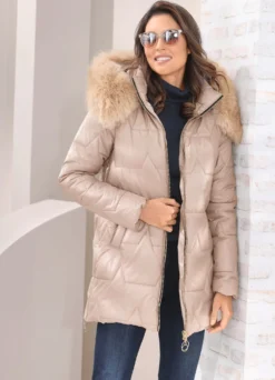 Jacke mit abnehmbarer Kapuze