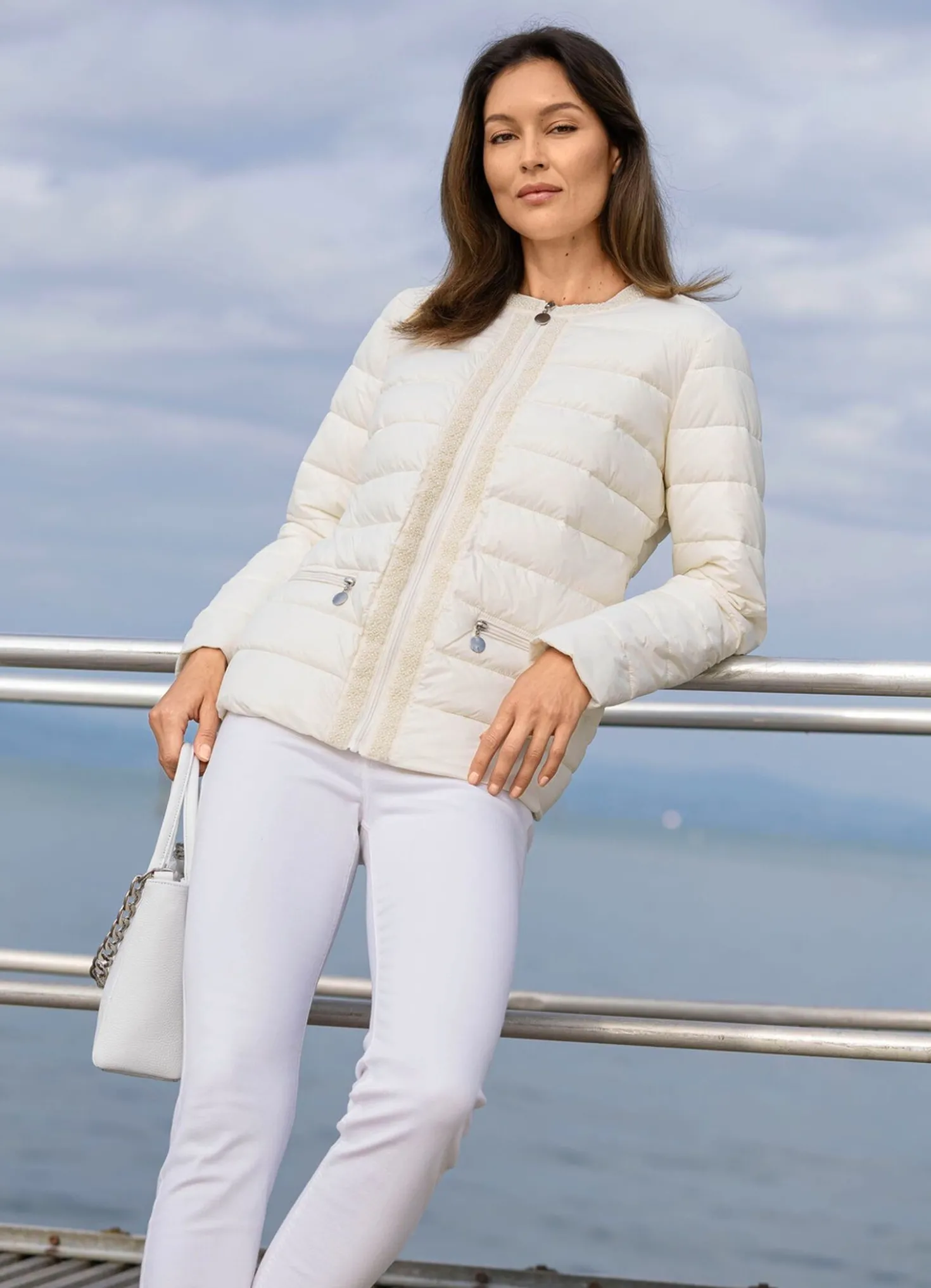 Jacke mit dekorativer Perlenzier