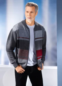 Jacke mit durchgehendem Reißverschluss