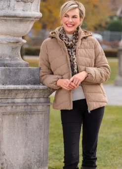 Jacke mit elastischen Ärmelabschlüssen