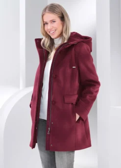 Jacke mit fester Kapuze