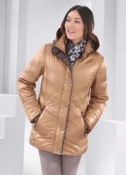 Jacke mit Kontrastpaspelierung