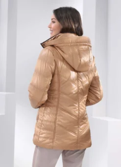 Jacke mit Kontrastpaspelierung
