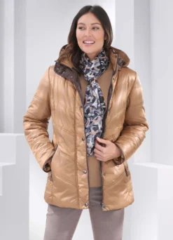 Jacke mit Kontrastpaspelierung