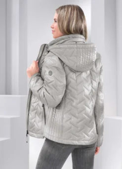 Jacke mit Laserstepp