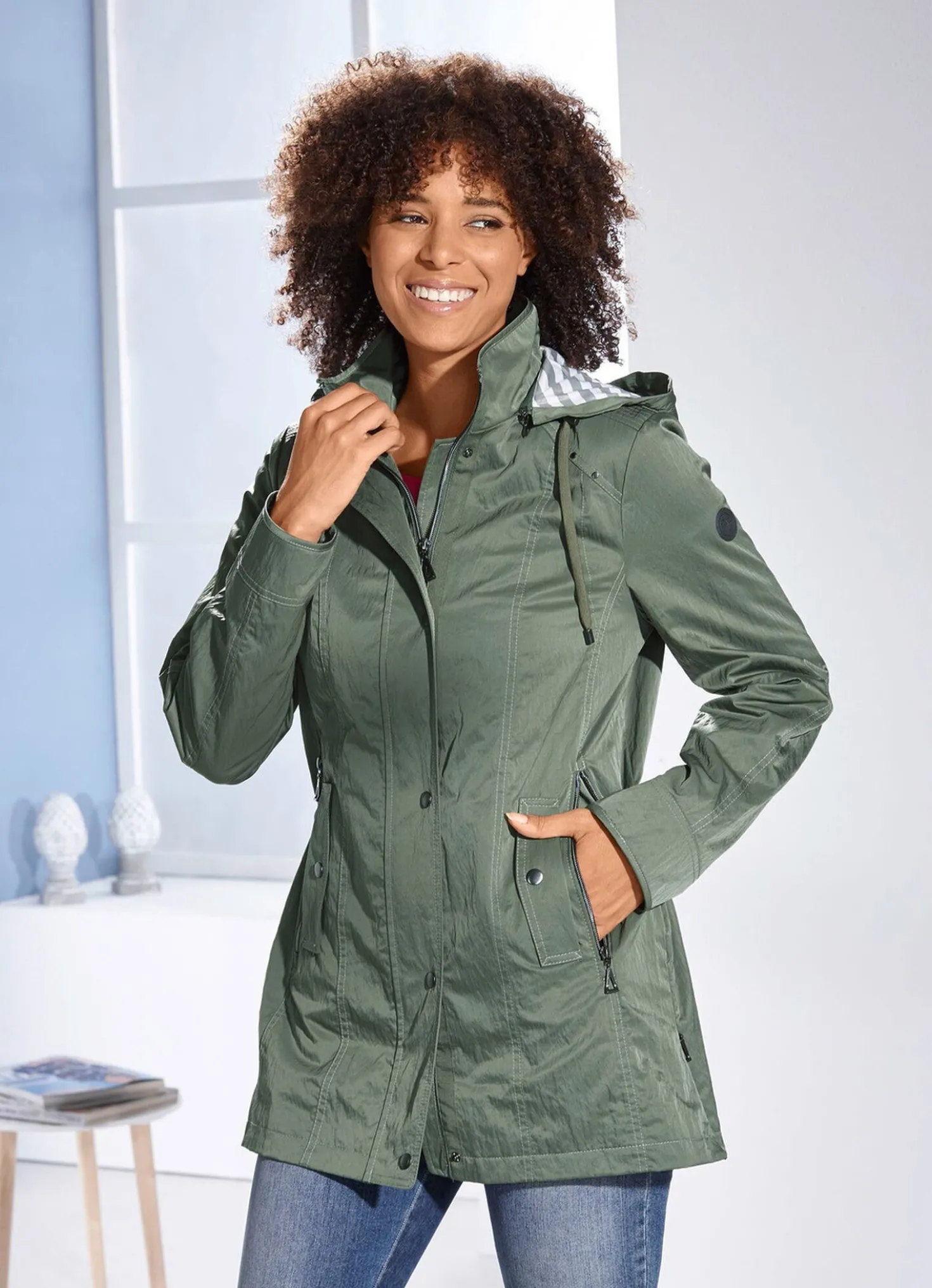 Jacke mit Schub- und Reißverschlusstaschen
