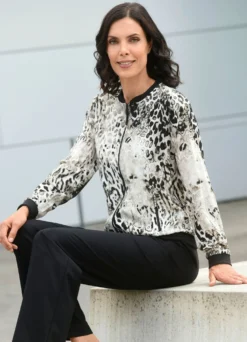 Jacke mit schwarzem Rippenstrick