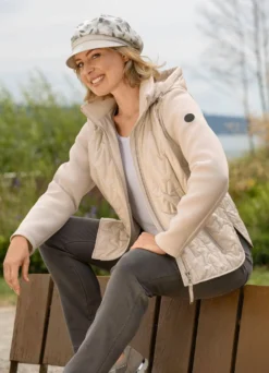 Jacke mit trendgenauem Laserstepp