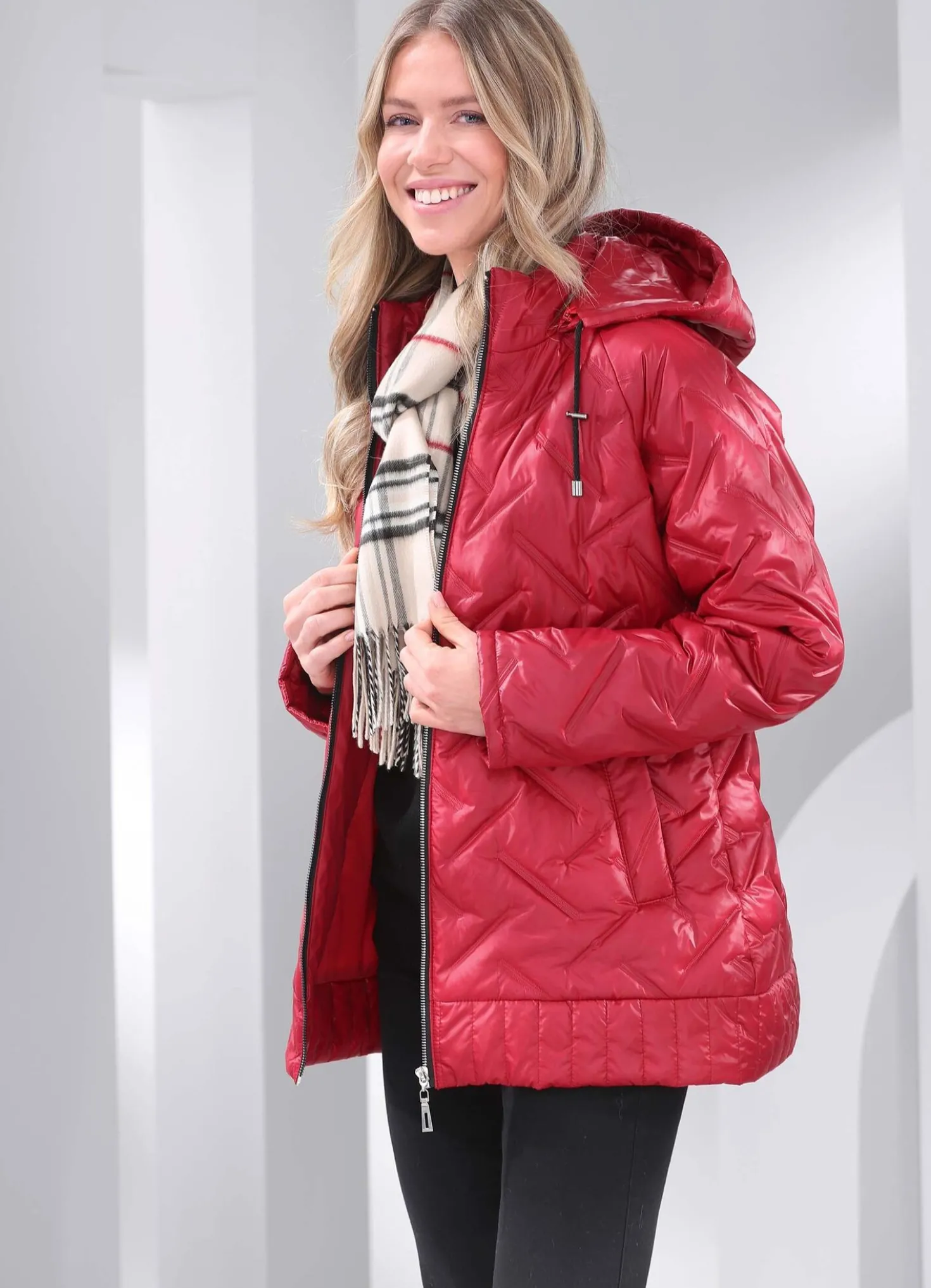 Jacke mit trendstarkem Laserstepp