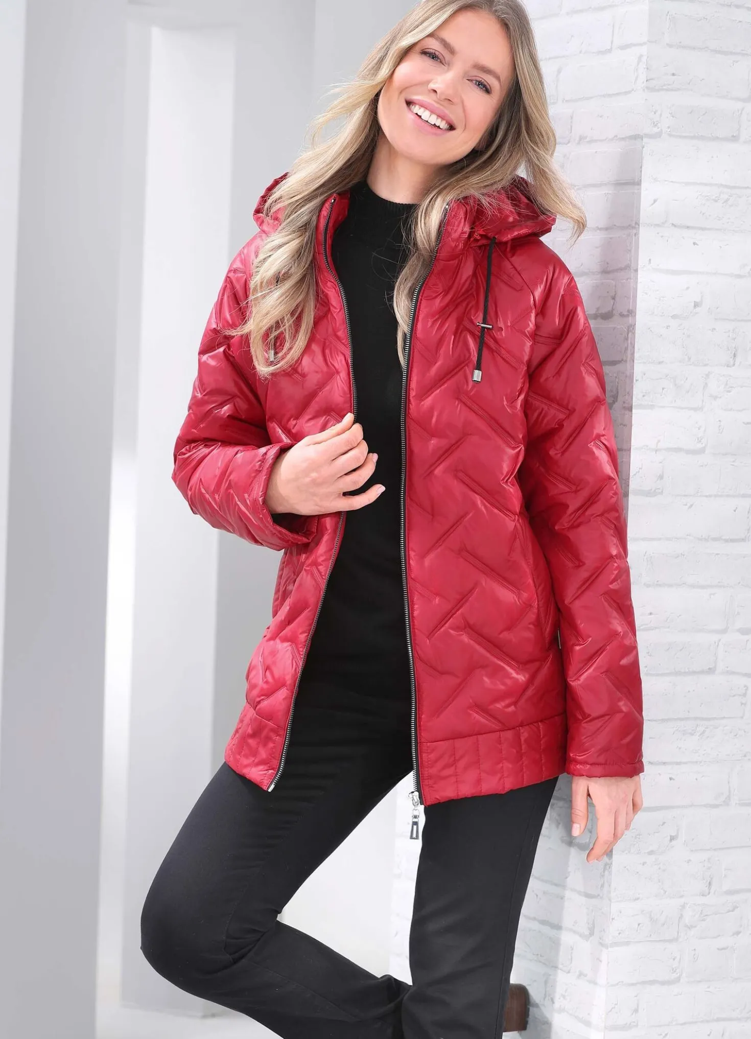 Jacke mit trendstarkem Laserstepp