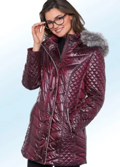 Jacke mit weißer Kontrastpaspelierung