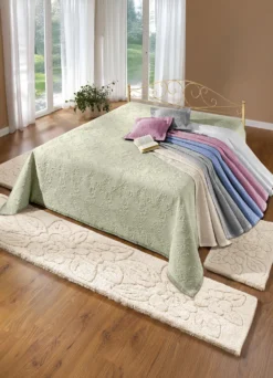 Jacquard-Tagesdecken mit Bandeinfassung