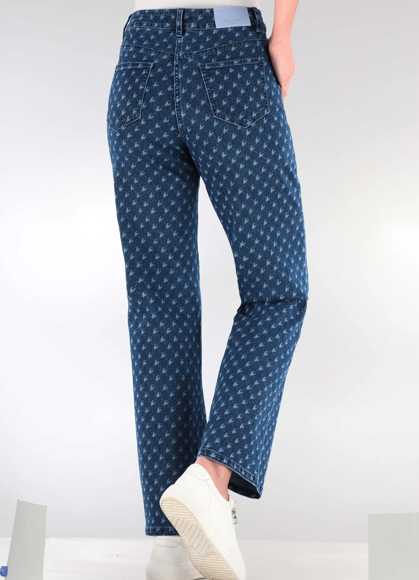 Jeans in modischer Dessinierung