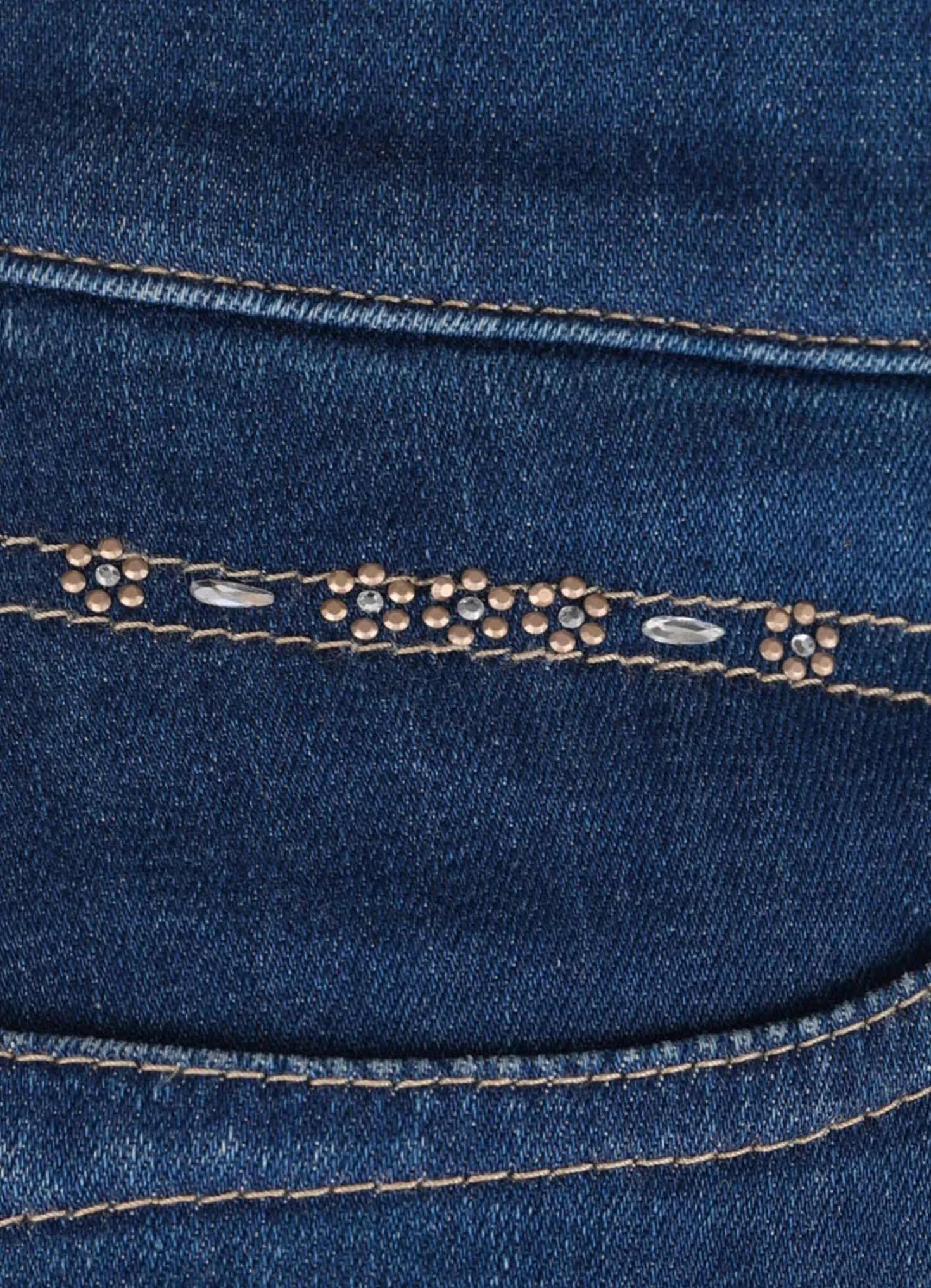 Jeans mit dezenter Strasszier