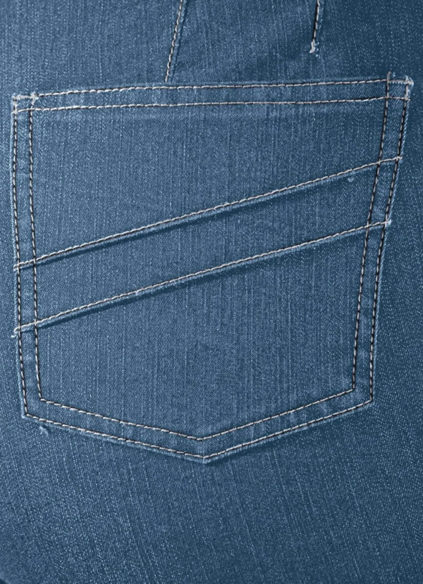 Jeans mit figurgünstiger Teilungsnaht