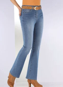 Jeans mit leicht ausgestellter Beinweite