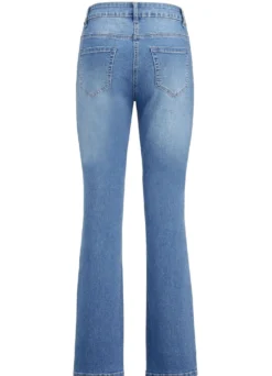 Jeans mit leicht ausgestellter Beinweite