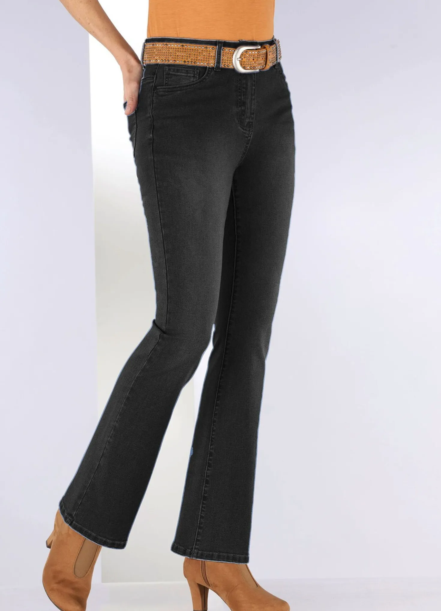 Jeans mit leicht ausgestellter Beinweite