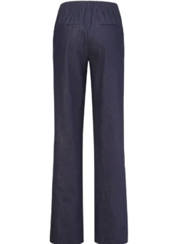 Jeans mit leicht ausgestellter Beinweite