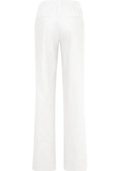 Jeans mit leicht ausgestellter Beinweite