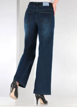Jeans mit modisch weitem Bein