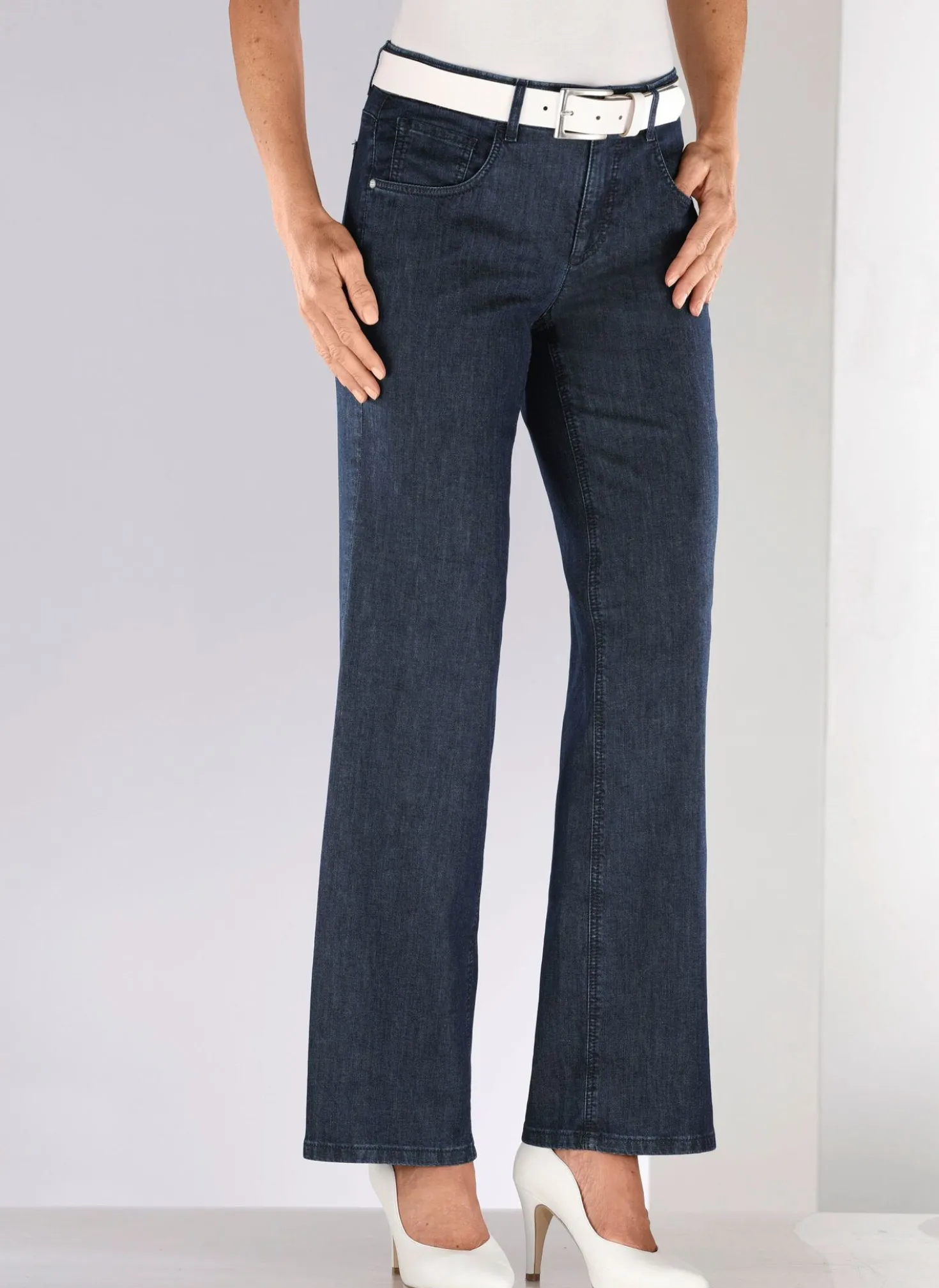 Jeans mit modisch weiterem Beinverlauf