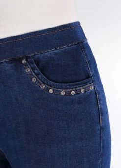 Jeans mit Strasssteinchen