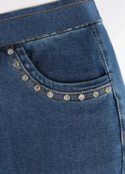 Jeans mit Strasssteinchen