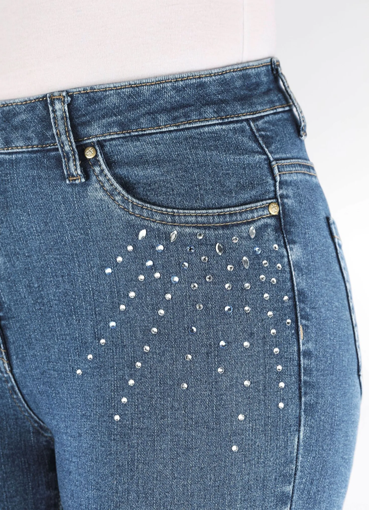 Jeans mit Strasszier