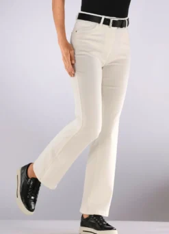 Jeans mit weitem Beinverlauf
