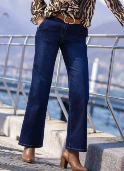 Jeans mit weiterem Beinverlauf