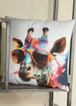 Kissenbezug mit farbenfrohem Giraffen-Motiv