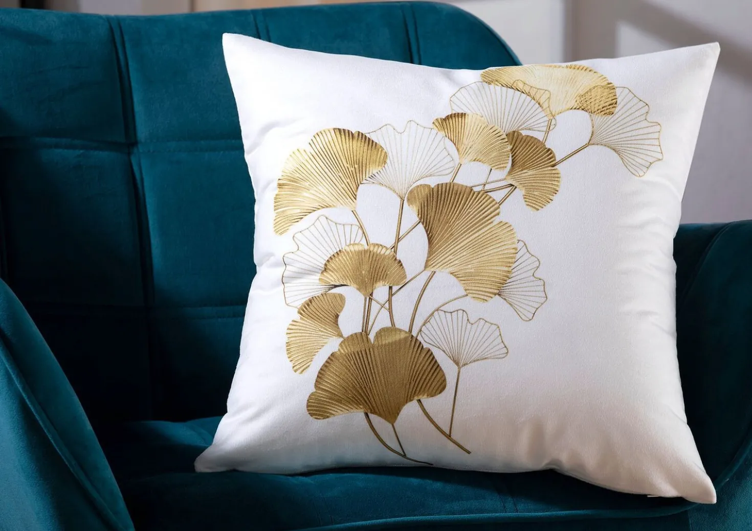Kissenbezug mit Ginkgo-Motiv