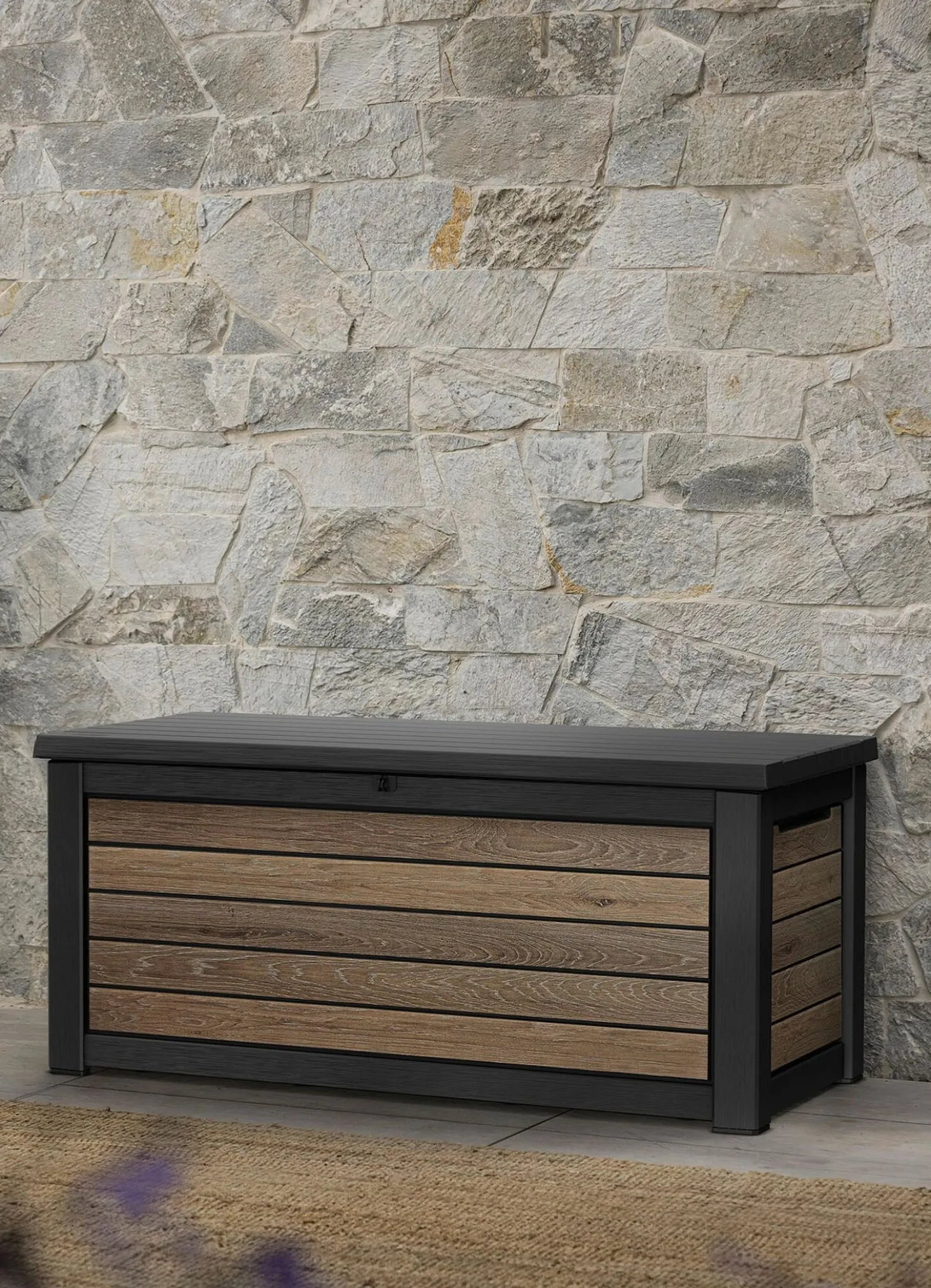 Kissenbox in trendiger Holzoptik
